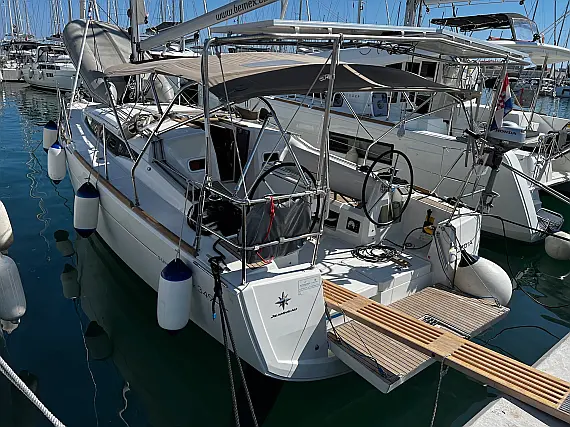 Sun Odyssey 349