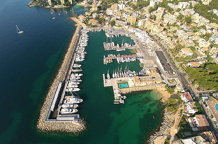Yachtcharter Palma de Mallorca, Port Olimpic Calanova © portcalanova.com