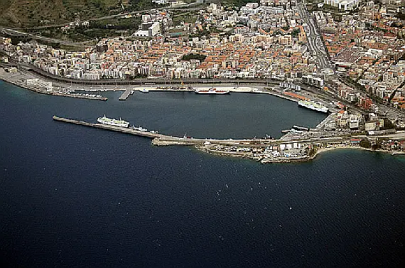  ©Cirimbillo CC BY-SA 3.0