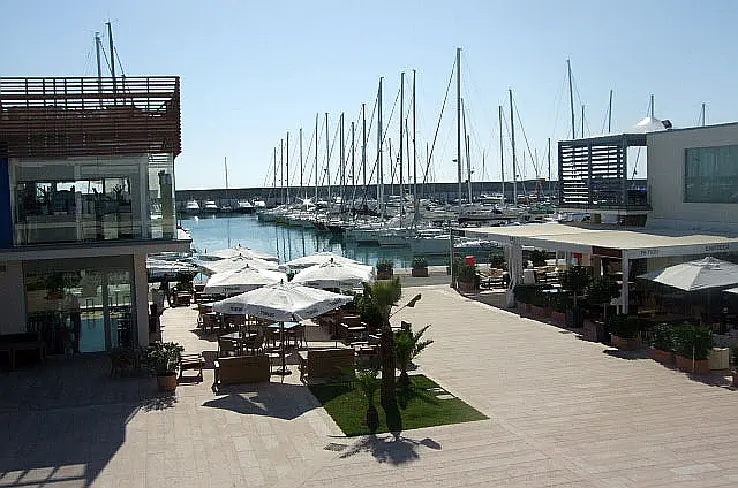 Yachtcharter Castiglioncello, Marina Cala de Medici © Miriano Monnanni CC BY-SA 3.0