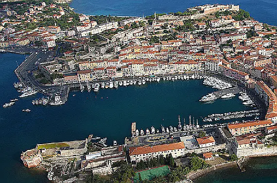  © marinadiportoferraio.it
