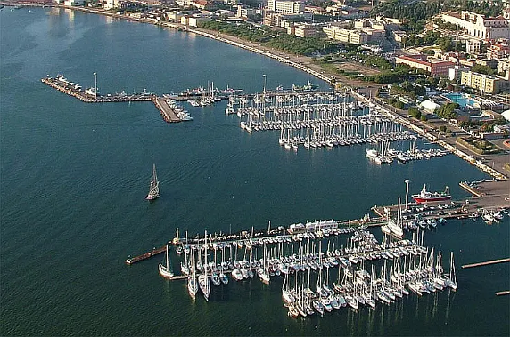 Yachtcharter Cagliari, Marina del Sole Cagliari © marinasole-santelmo.com